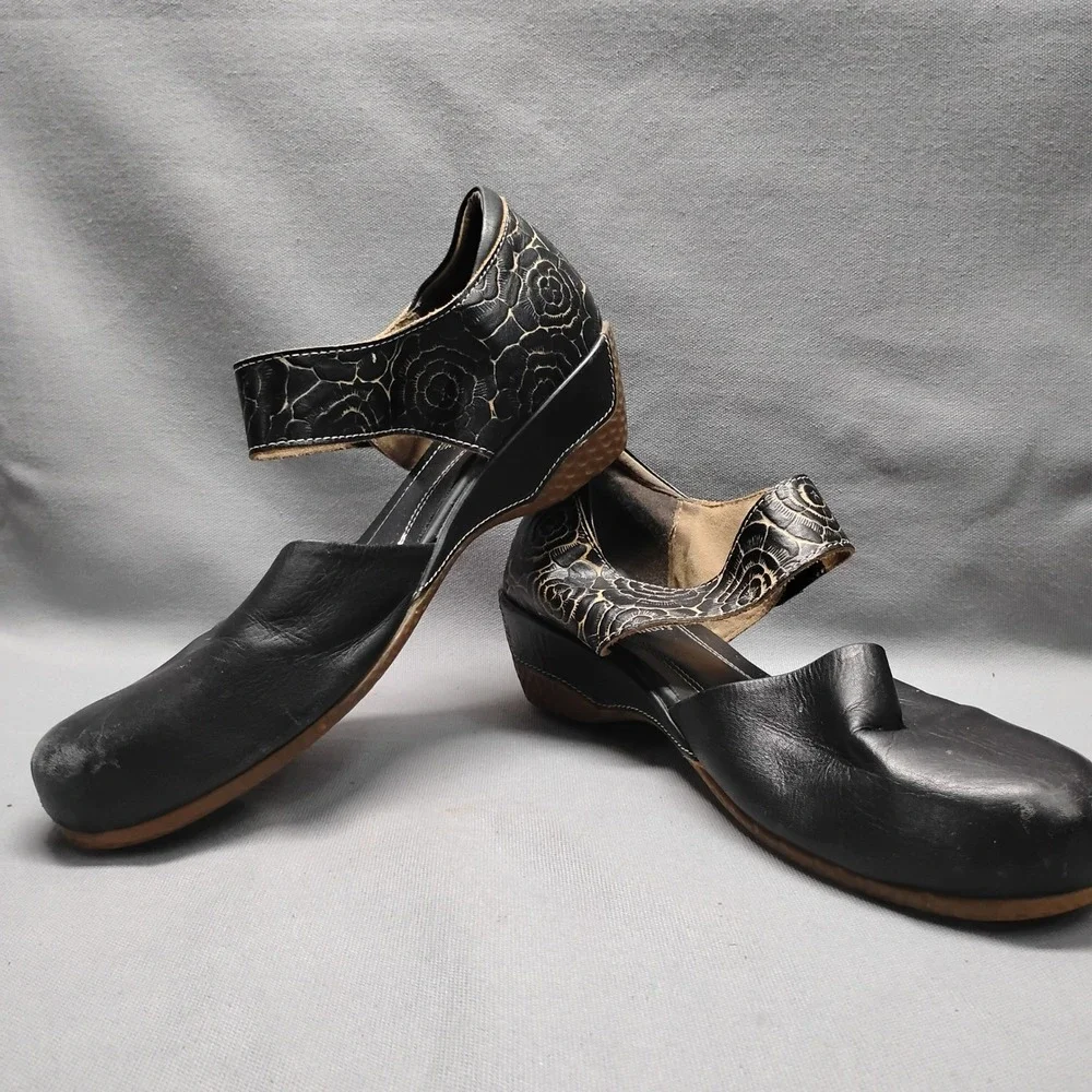 Spring Step L'Artiste Womens 42 Black Leather Floral Mary Jane Wedge Shoes